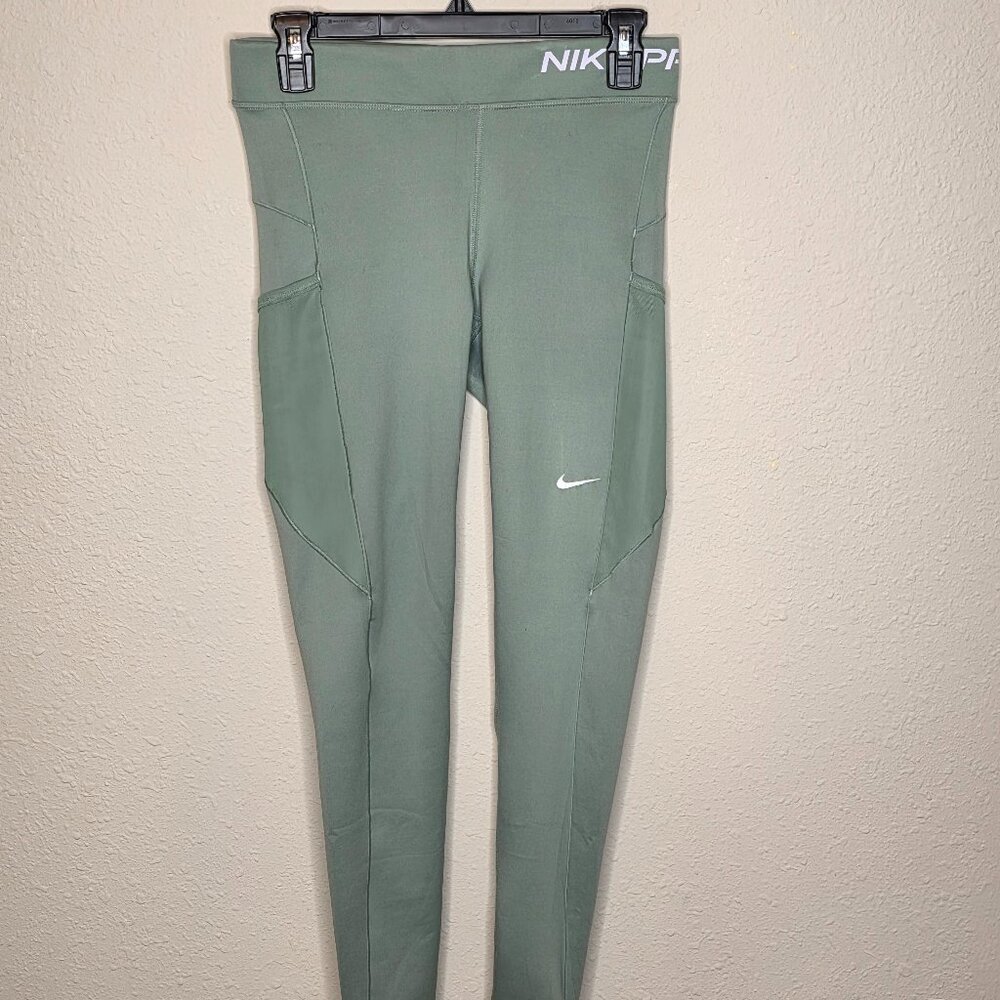 Nike Pro Women's Therma-Fit Legging, Size Medium